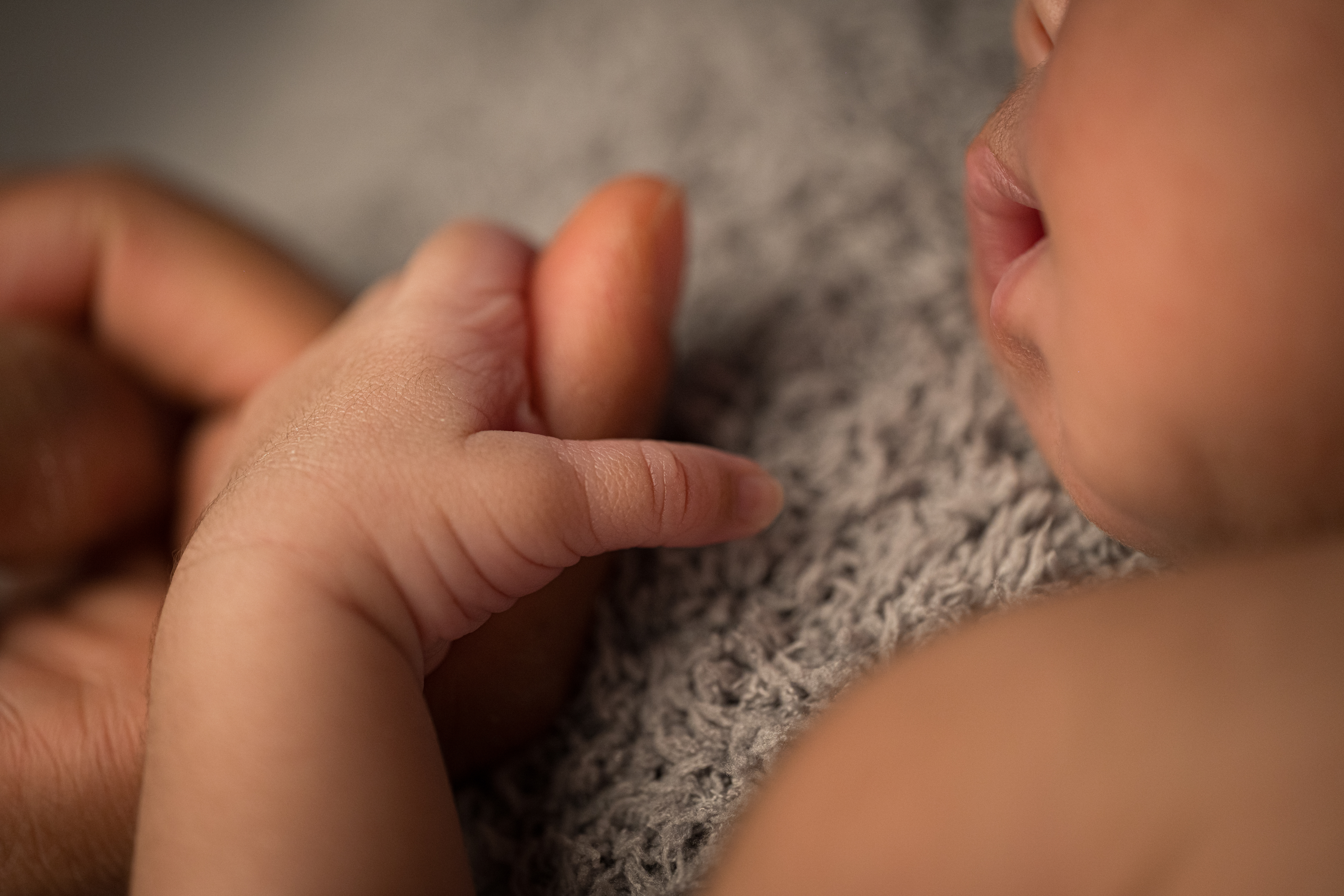 Newborn album preview image 2