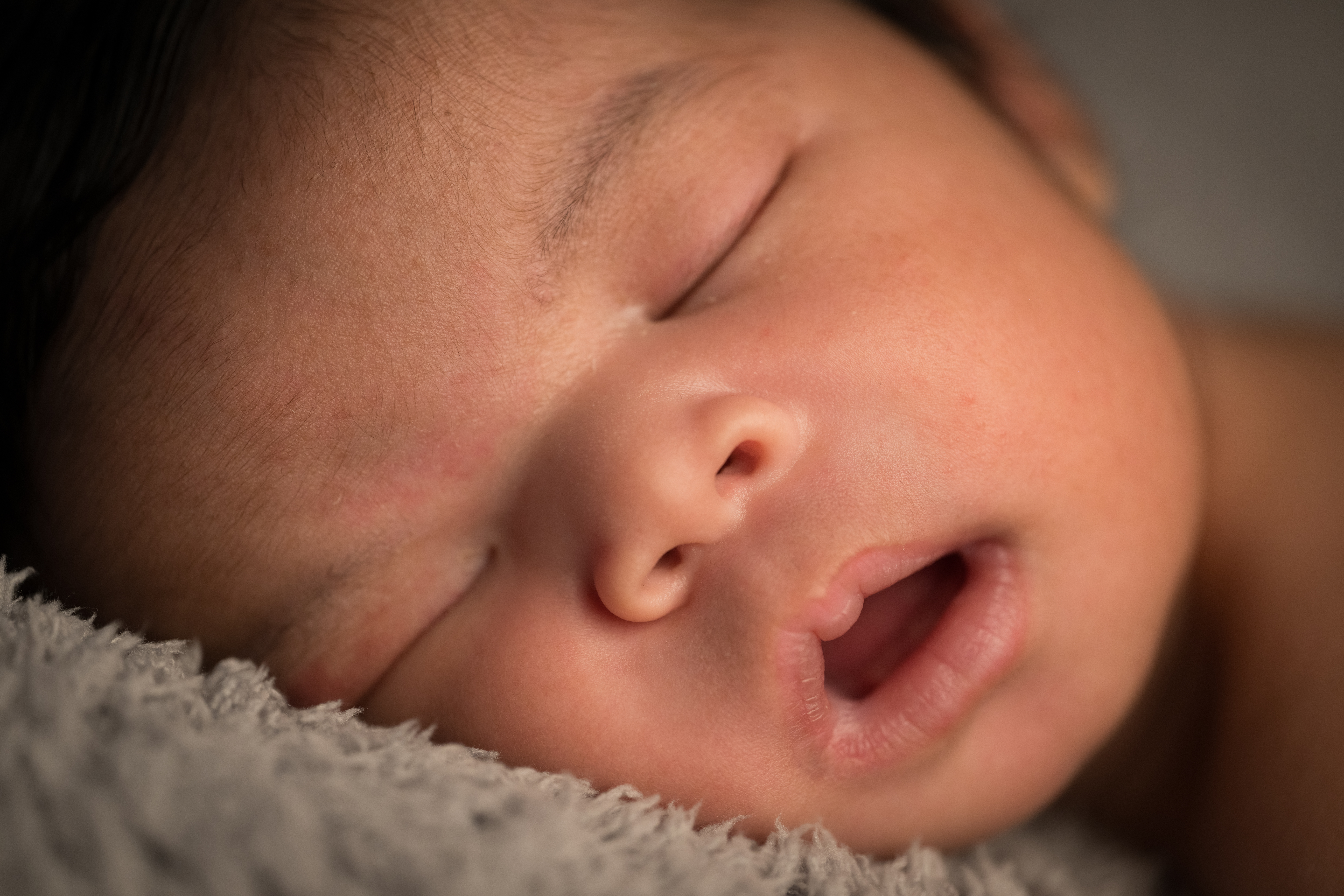Newborn album preview image 6