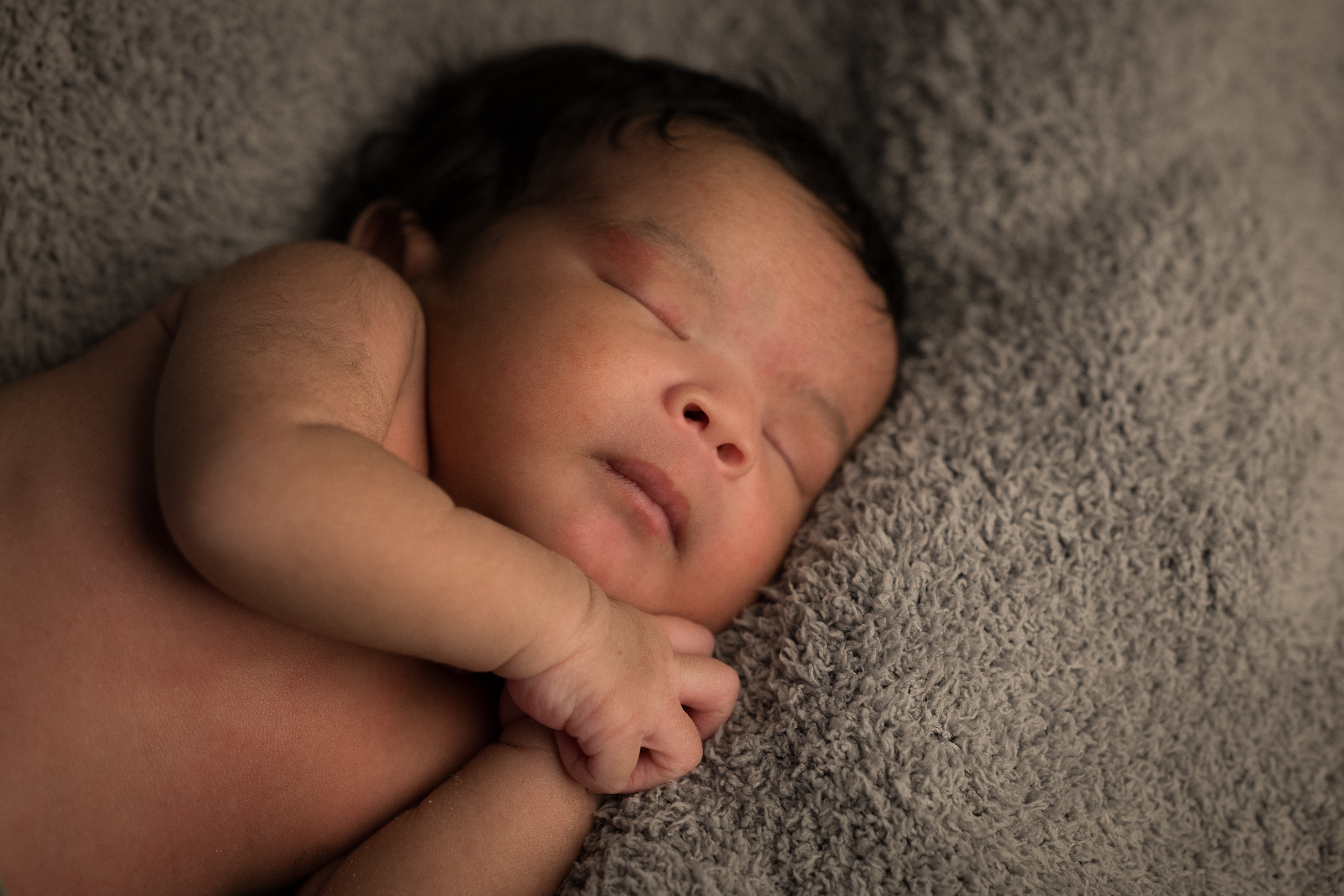Newborn album preview image 8