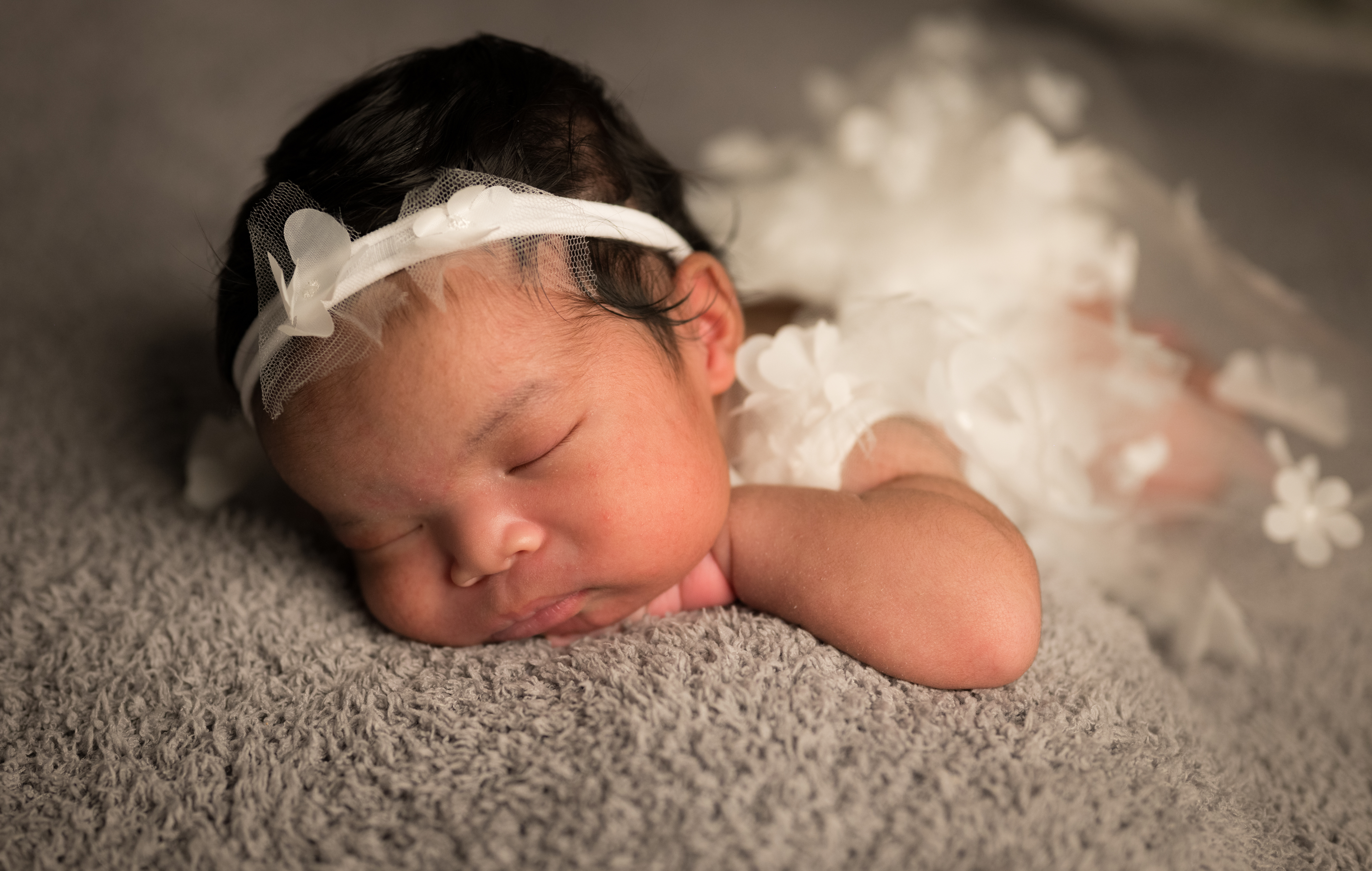 Newborn album preview image 5